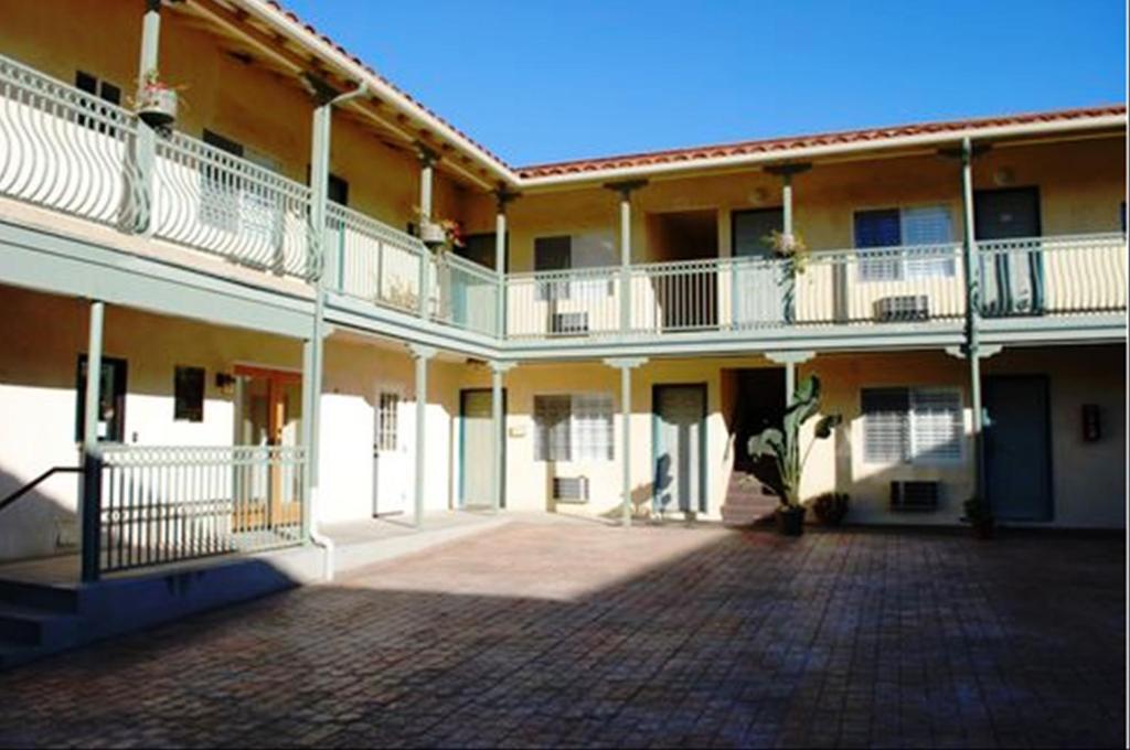 Bella Capri Inn And Suites Camarillo Zewnętrze zdjęcie
