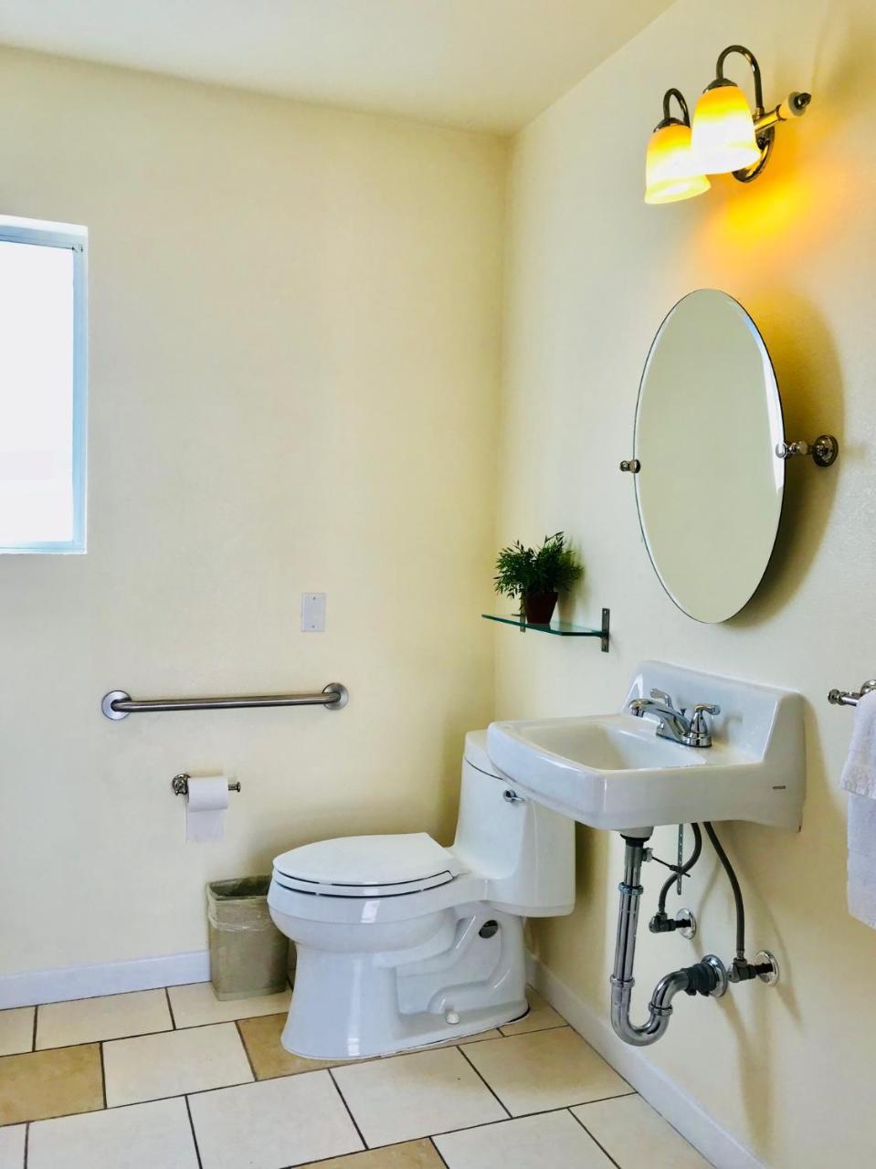 Bella Capri Inn And Suites Camarillo Zewnętrze zdjęcie