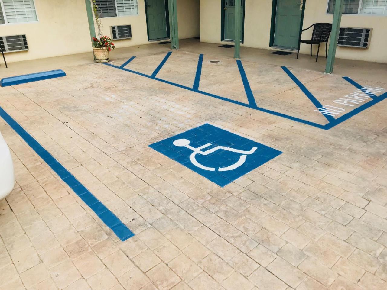 Bella Capri Inn And Suites Camarillo Zewnętrze zdjęcie